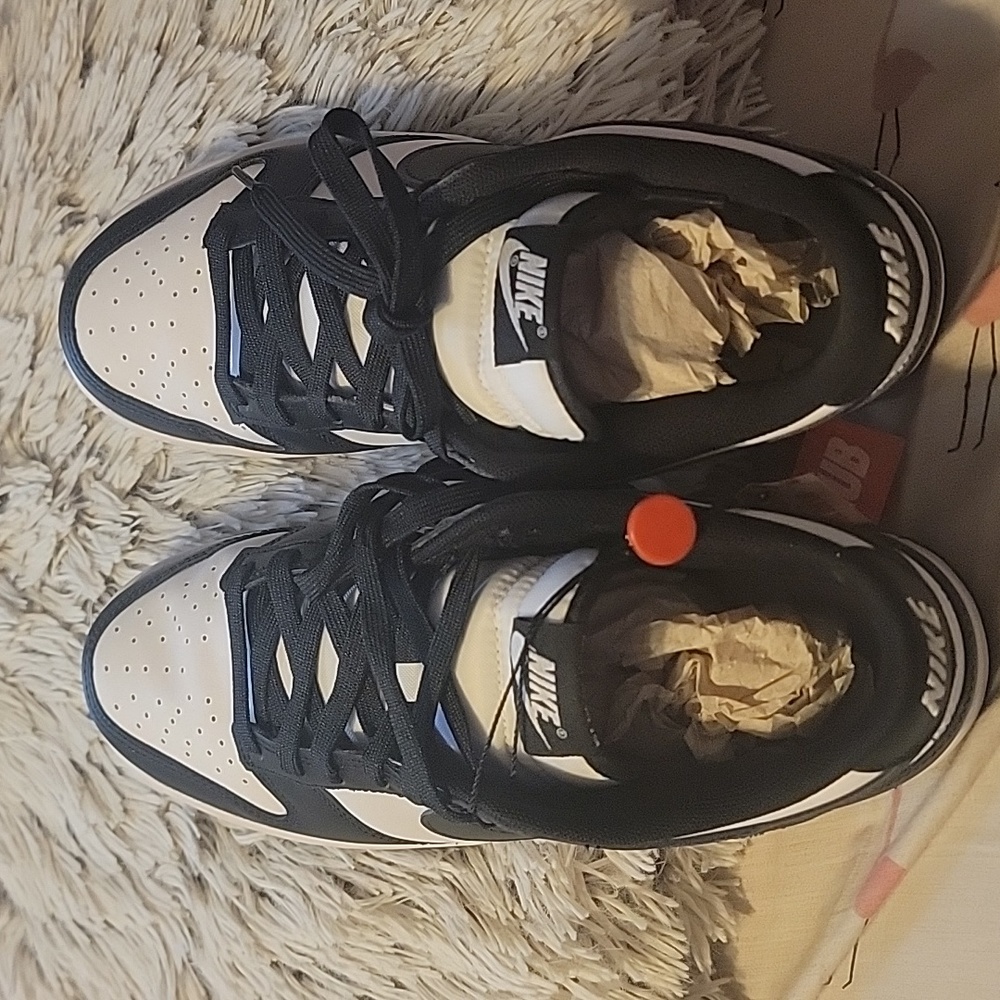 Nike Dunks - Picture 3 of 4